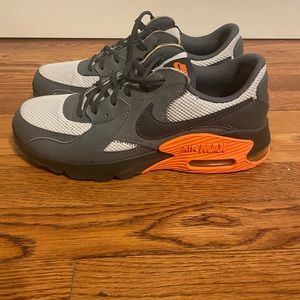 Nike Air Max Excee Size 9.5